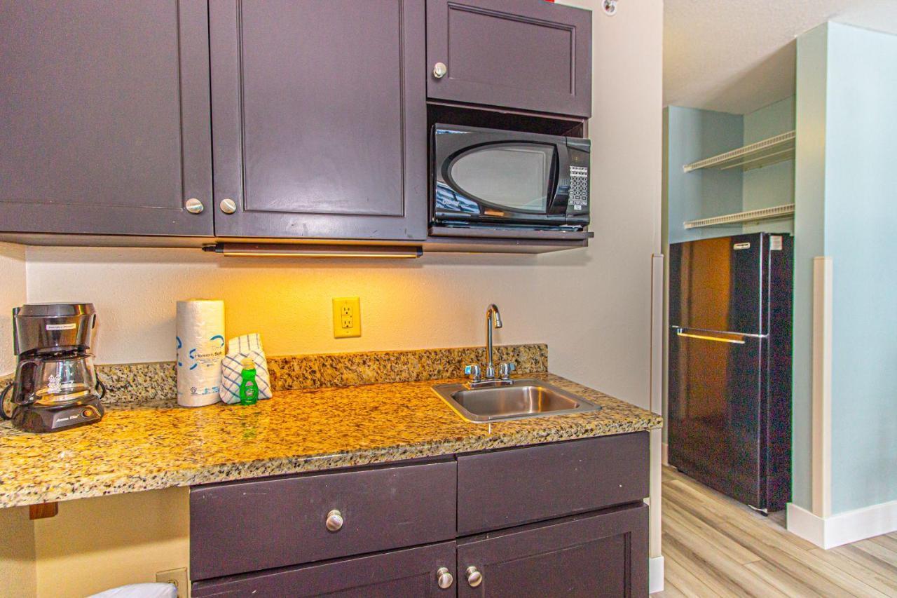 Landmark Resort King Suite Unit 710 Beautifully Updated Sleeps 4 Myrtle Beach Pokój zdjęcie